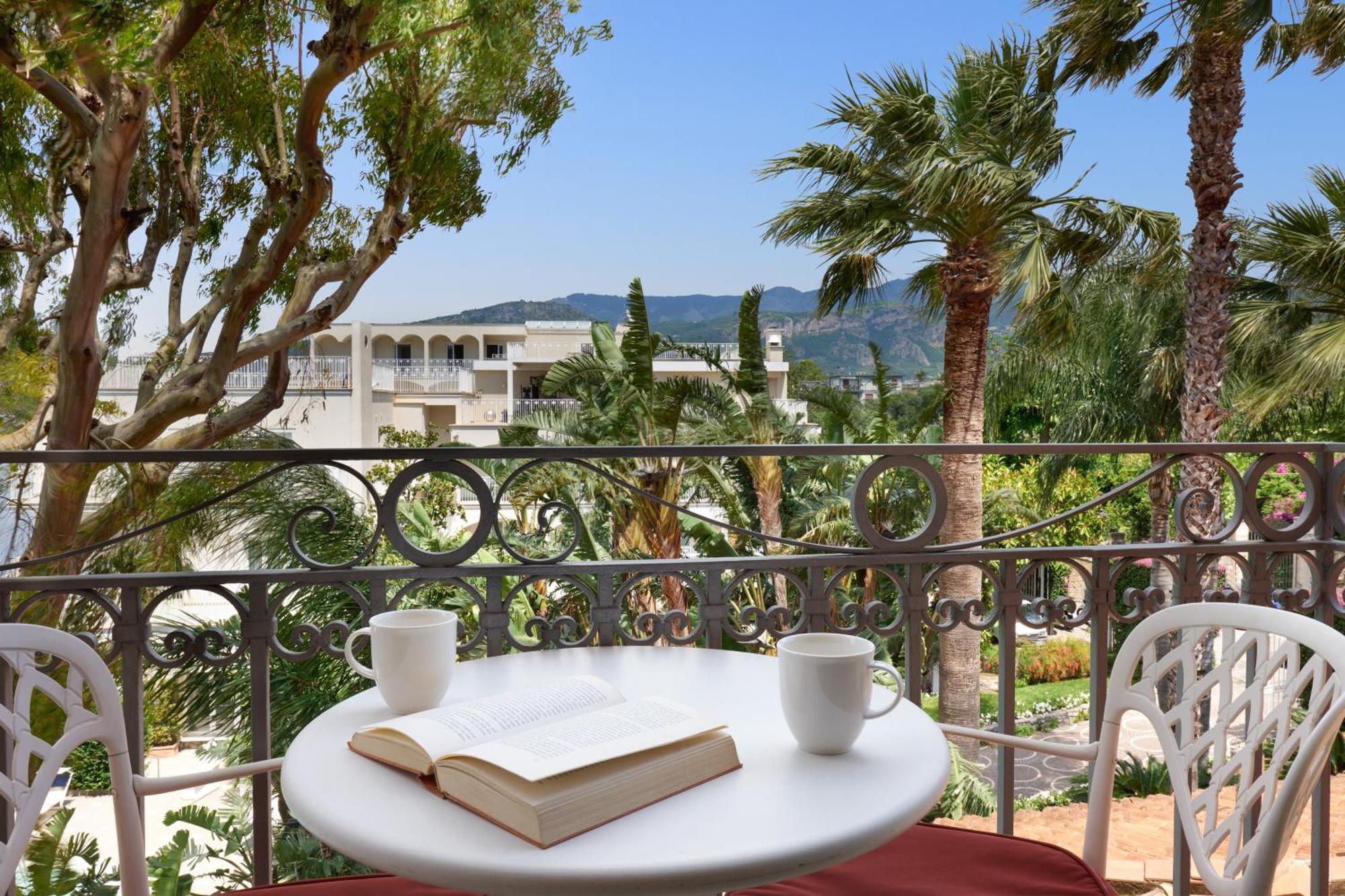 Grand Hotel Ambasciatori Sorrento Esterno foto