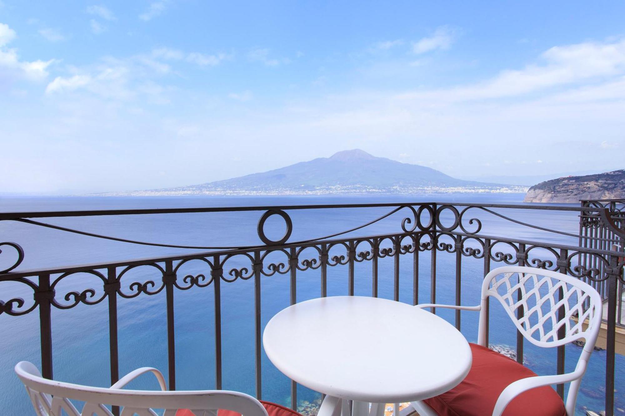 Grand Hotel Ambasciatori Sorrento Esterno foto