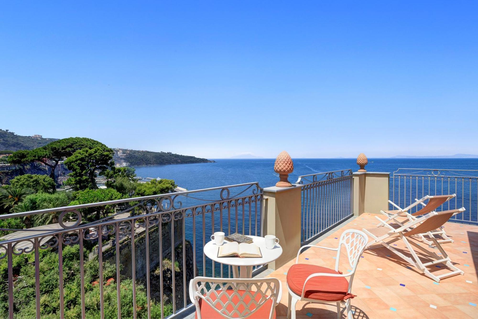 Grand Hotel Ambasciatori Sorrento Esterno foto